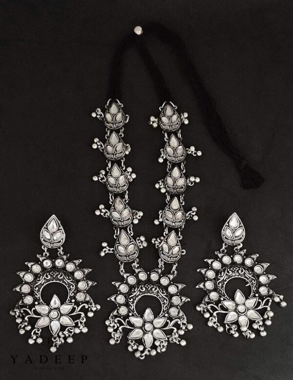 Yadeep India Oxidised Silver Mirror Chain Pendant Necklace Set For Girls & Women